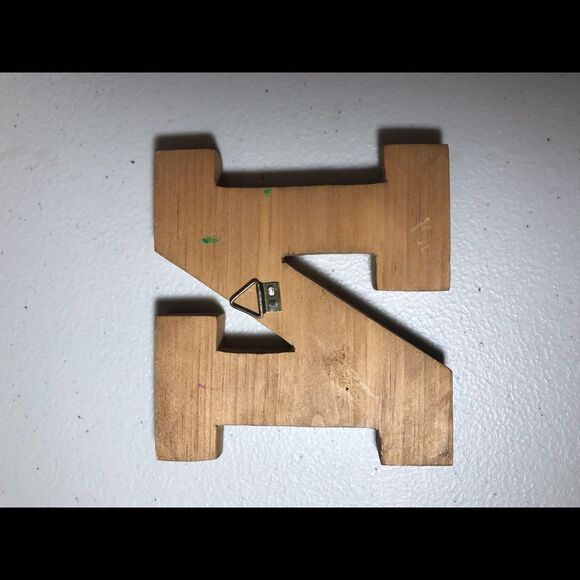 Painted ‘N’ initial with a hook... - Picture 2 of 2